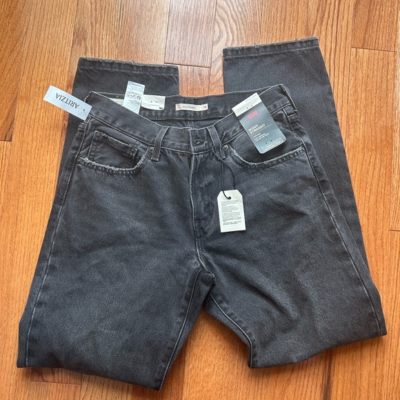 NWT levi’s black straight jeans - Picture 3 of 5
